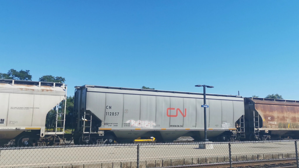 CN 112857